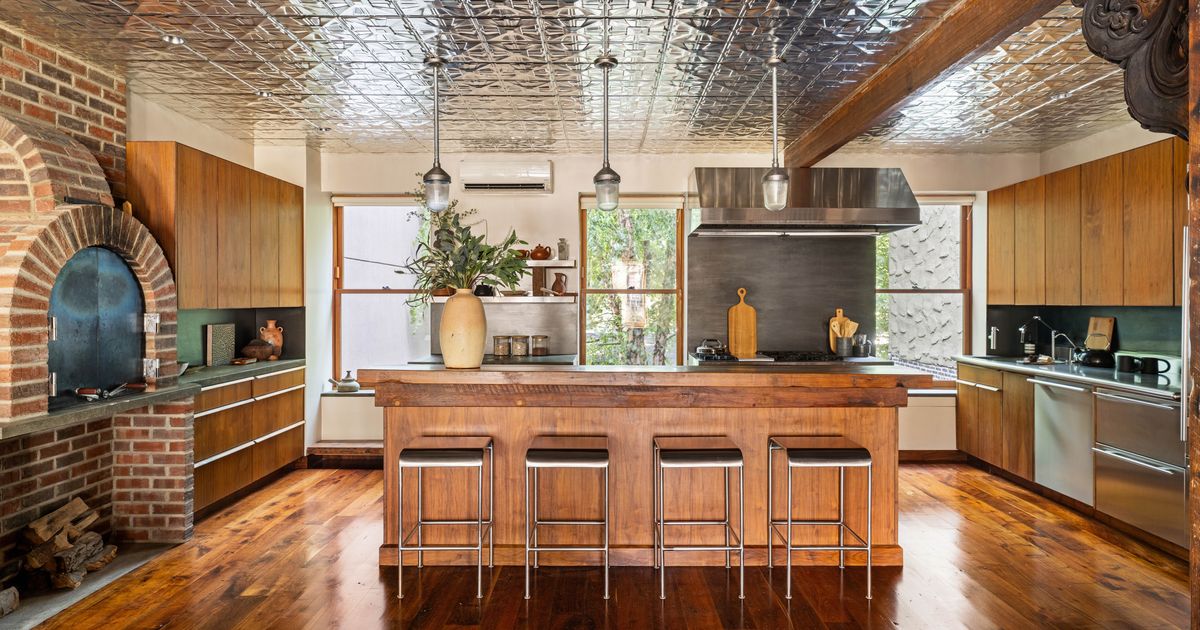 An Obsessively Custom Carriage House by SHED Studio