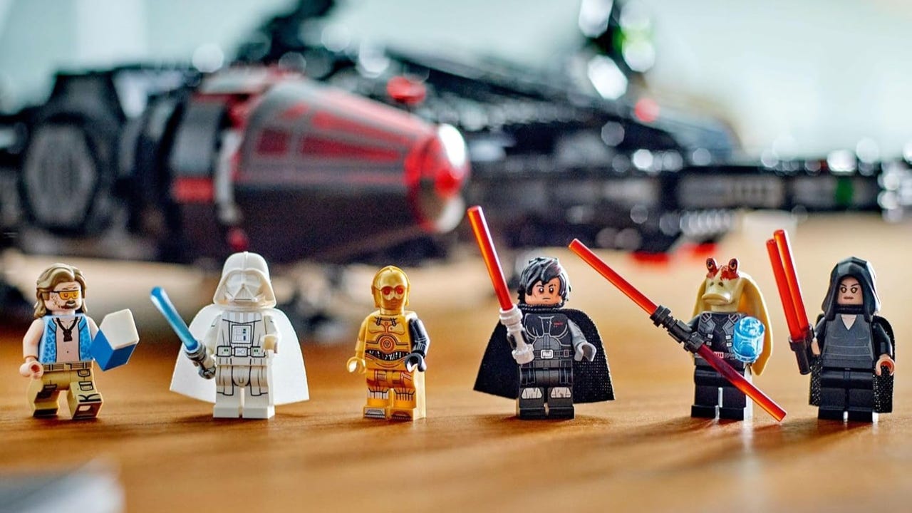 This New LEGO Star Wars Sale Includes the Darth Jar Jar Binks Minifigure Set