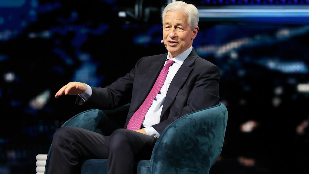 Dimon sends warning on the US economy, says Americans shouldn't get too comfortable