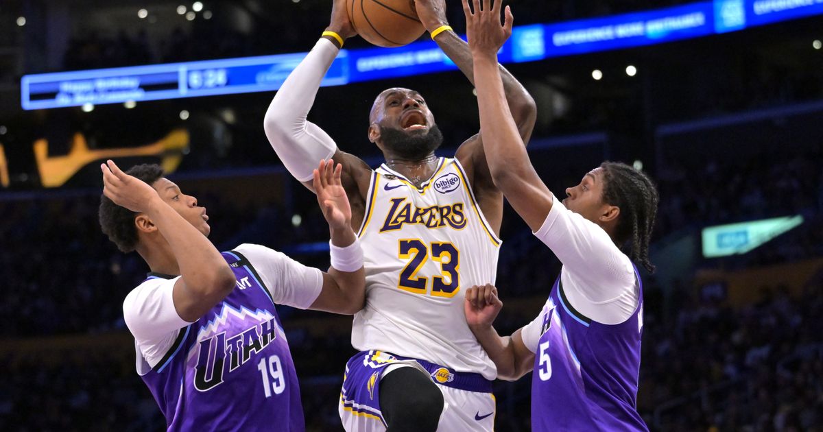 LeBron James scores 18 in 1st half, Lakers tune up for playoffs with 131-107 win over Jazz :: WRAL.com