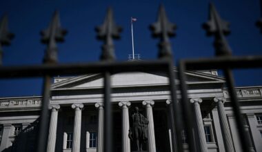 Foreign governments’ desire to loan money to the U.S. by buying U.S. Treasurys has not kept up for many reasons.