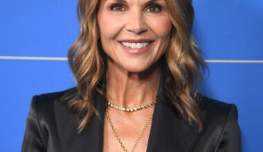 Lori Loughlin's New Hair Look Photo, Bob and Bangs