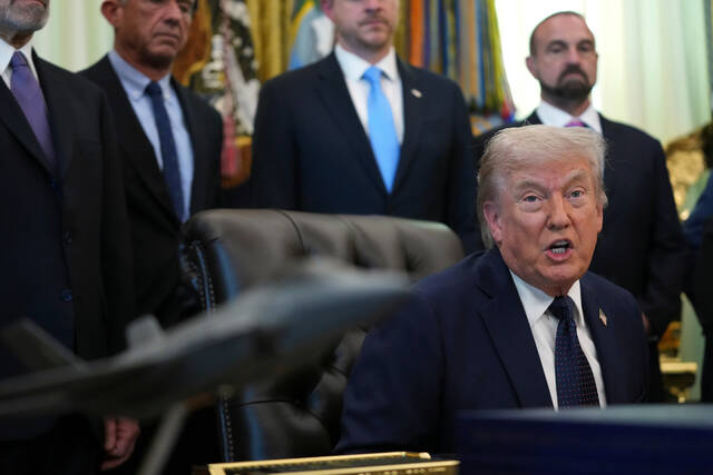 Trump defends his mathematically impossible calculations on drug prices