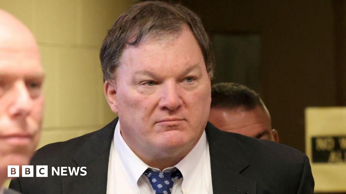 Live updates: Plea hearing for suspected Gilgo Beach killer Rex Heuermann under way