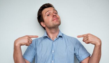 Experts Explain Common Signs of Narcissistic Personality Disorder