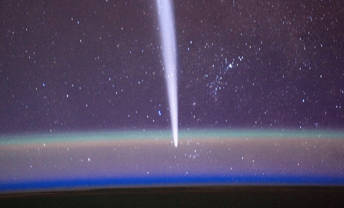 A Massive Comet Could Light Up The Sky This April If It Survives The Sun’s Fiery Embrace