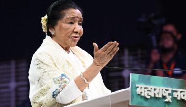 Legendary Indian Bollywood singer Asha Bhosle dies aged 92 | News