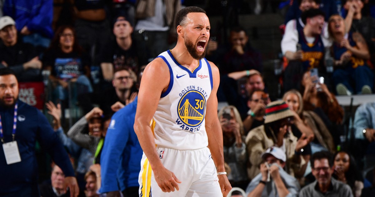 Curry scores 35 as Warriors upset Clippers to extend playoff run | Basketball News