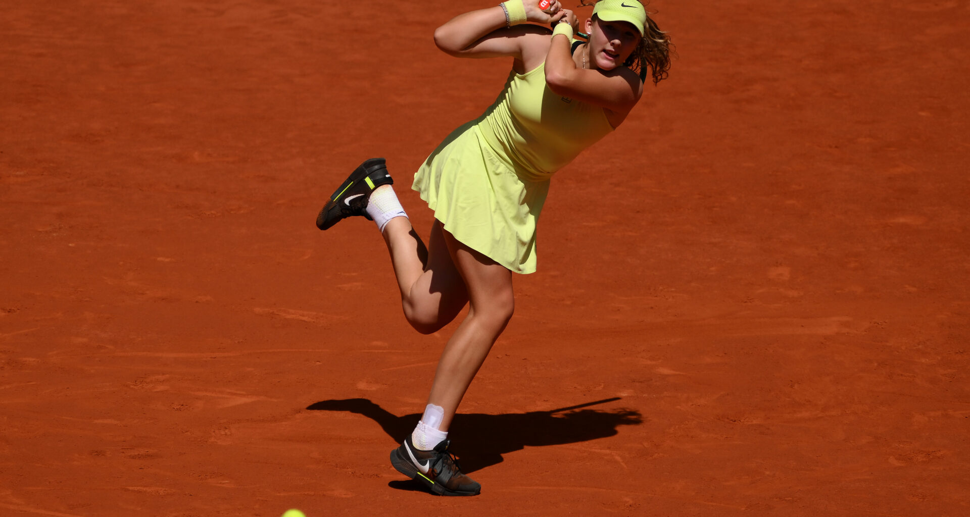 Andreeva grits through tough Fernandez test to make Madrid semis
