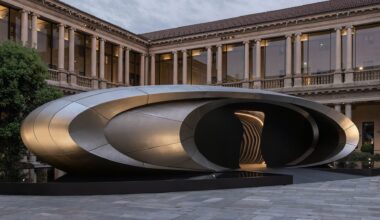 Silver curved installation