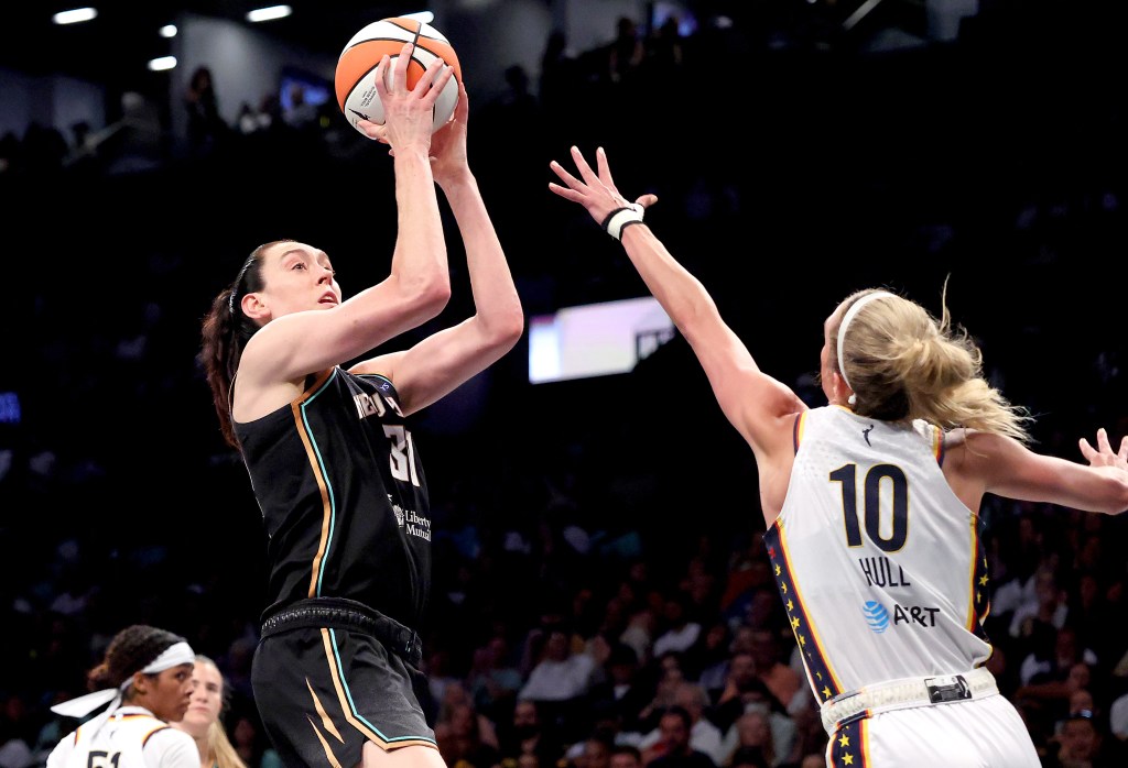 Breanna Stewart shoots over Lexie Hull during the Liberty's win over the Hull on July 16, 2025.