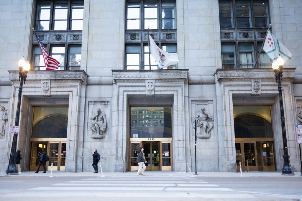 Chicago city government should stop offering pensions