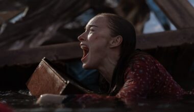 Phoebe Dynevor in Netflix's 'Thrash'