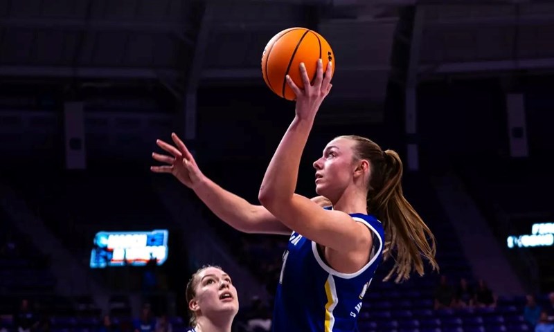 Meyer wins Becky Hammon Mid-Major Player of the Year award