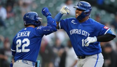 Tigers extend win streak to 6 by rallying in 9th for rain-delayed victory over Royals