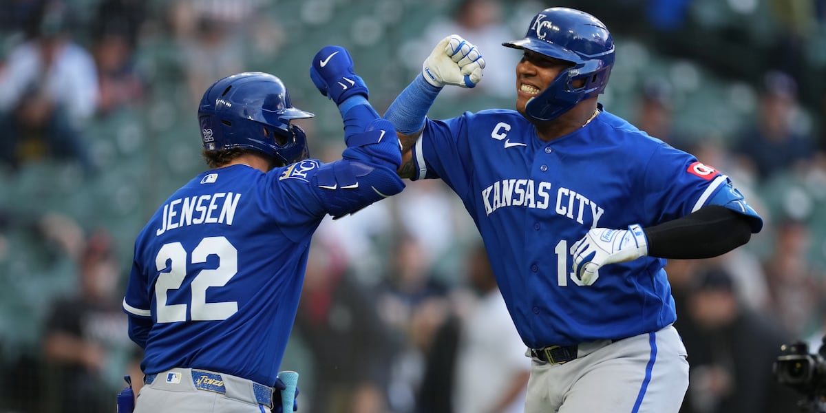 Tigers extend win streak to 6 by rallying in 9th for rain-delayed victory over Royals