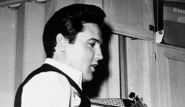 On This Day in 1960, Elvis Presley Was Back on Top of the Charts for the First Time Since Serving His Country