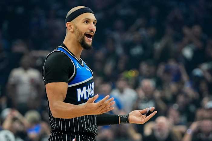 Magic, tested all season, find a way in final moments to beat Pistons for 2-1 series lead