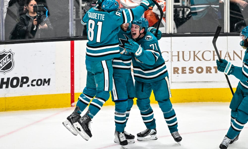 40 Goals & 4 Points for Celebrini, Sharks Win Last Minute Again, 4-3!