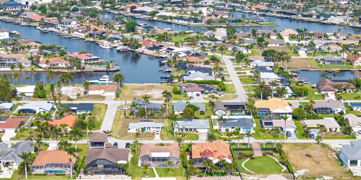 Home prices are falling in the Sun Belt and Rising in the Rust Belt. Here's why