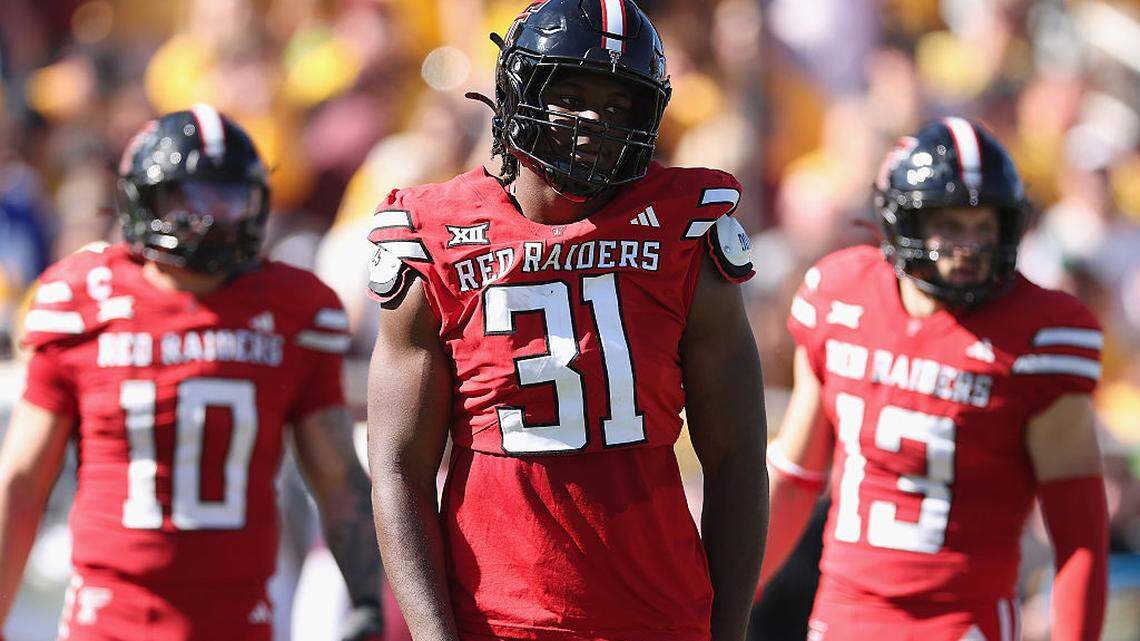 Dallas Cowboys host defensive prospects for draft visits