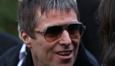 Oasis' Liam Gallagher Disses Suede And Manic Street Preachers