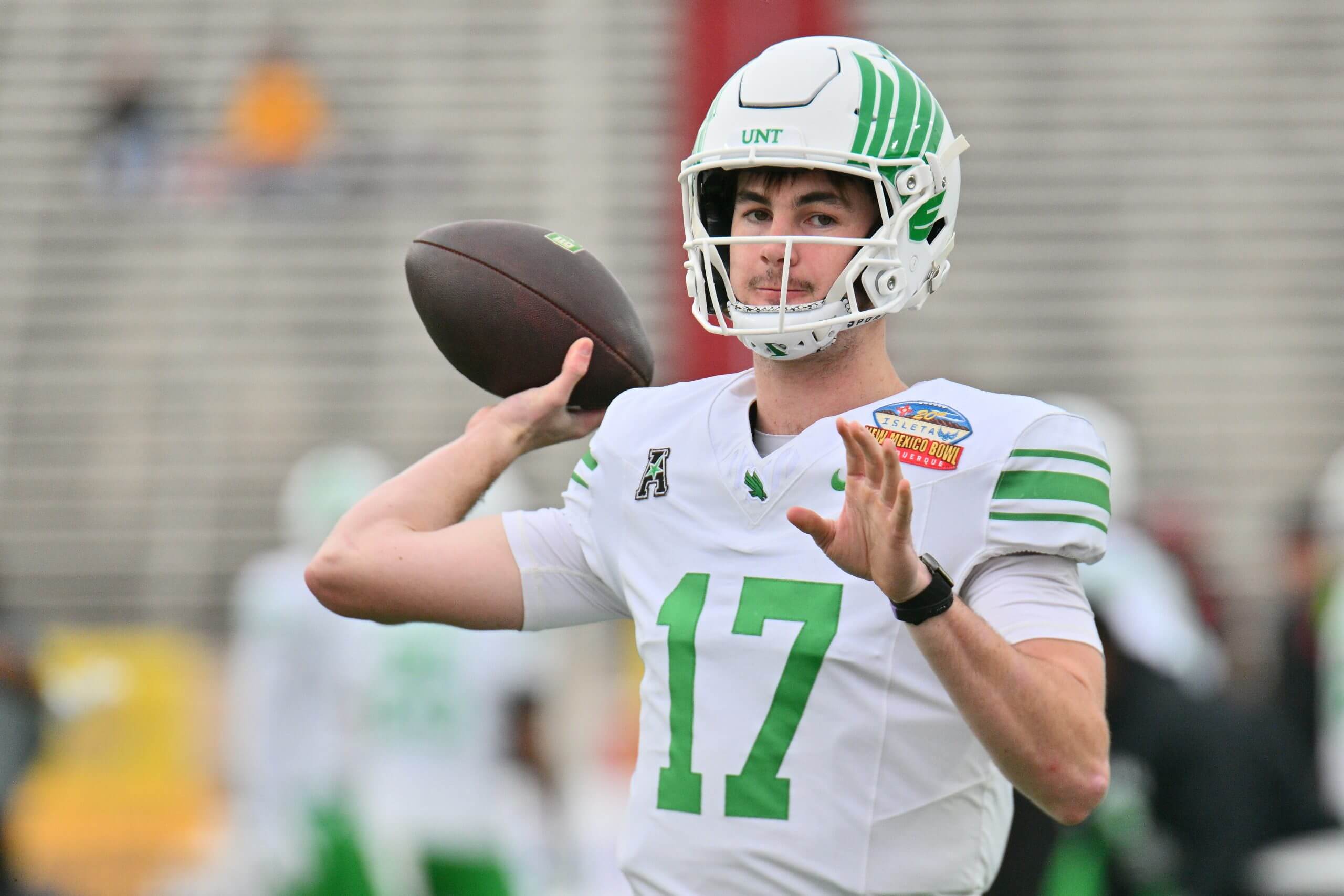 Drew Mestamaker throws the ball.