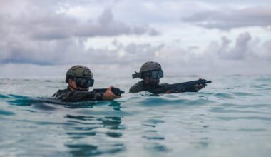 Trump calms markets to fight Iran longer and always uses the military assets he deploys, expert says