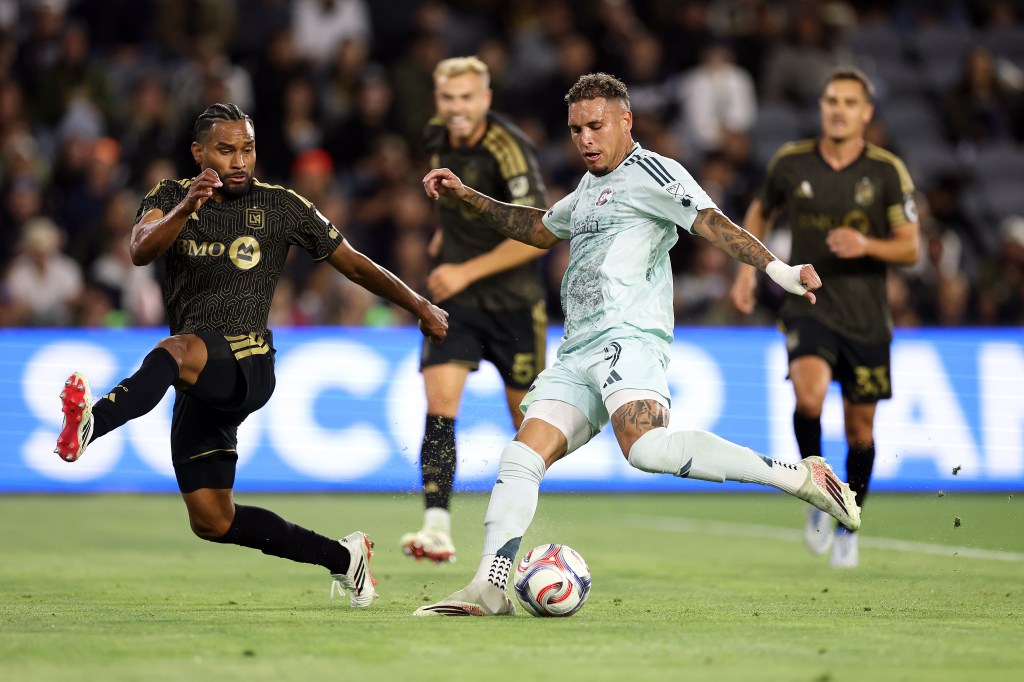 Colorado Rapids earn point in scoreless draw at LAFC