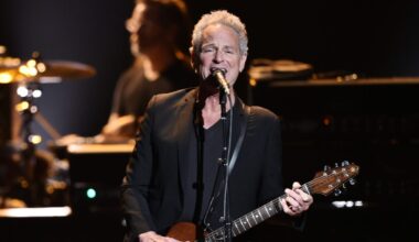Lindsey Buckingham Attacked by Woman in Santa Monica (Reports)