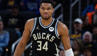 Giannis Antetokounmpo Doesn't Rule Out Extension With Bucks