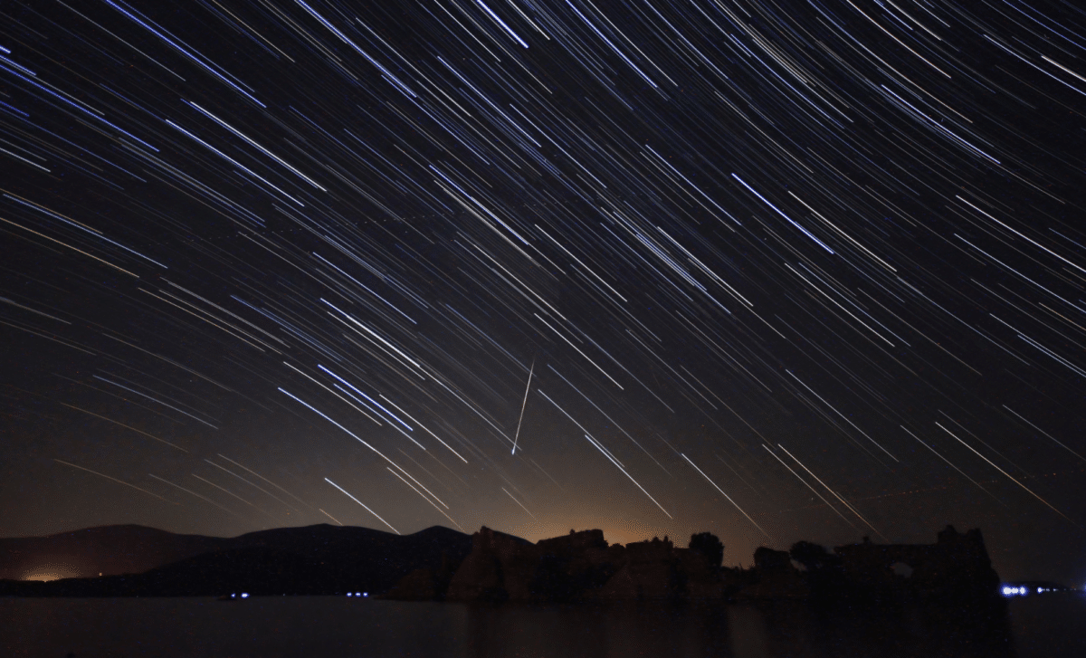 Halley’s Comet Lights Up The Sky Again Through Eta Aquarid Meteor Shower Peak Here's When To Watch