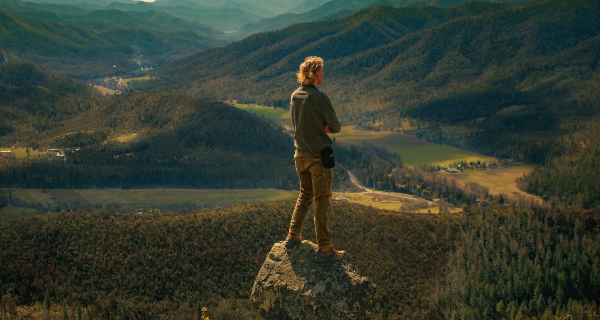 Southern Oregon teen photographs Applegate peaks to inspire peers