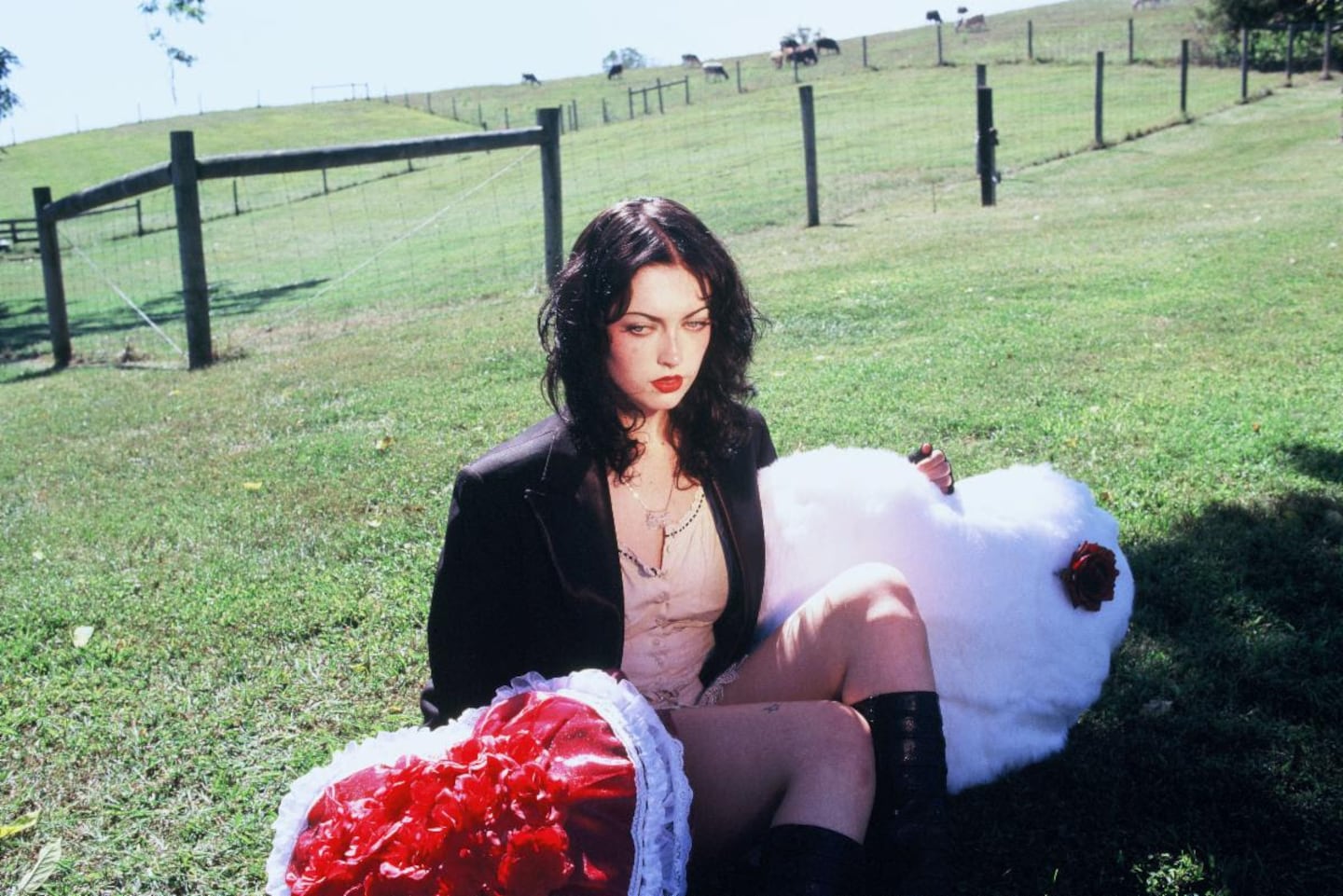 Violet Grohl has released the new single "Cool Buzz."