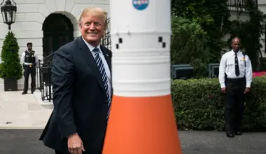 Trump to host Artemis II astronauts to celebrate lunar flyby