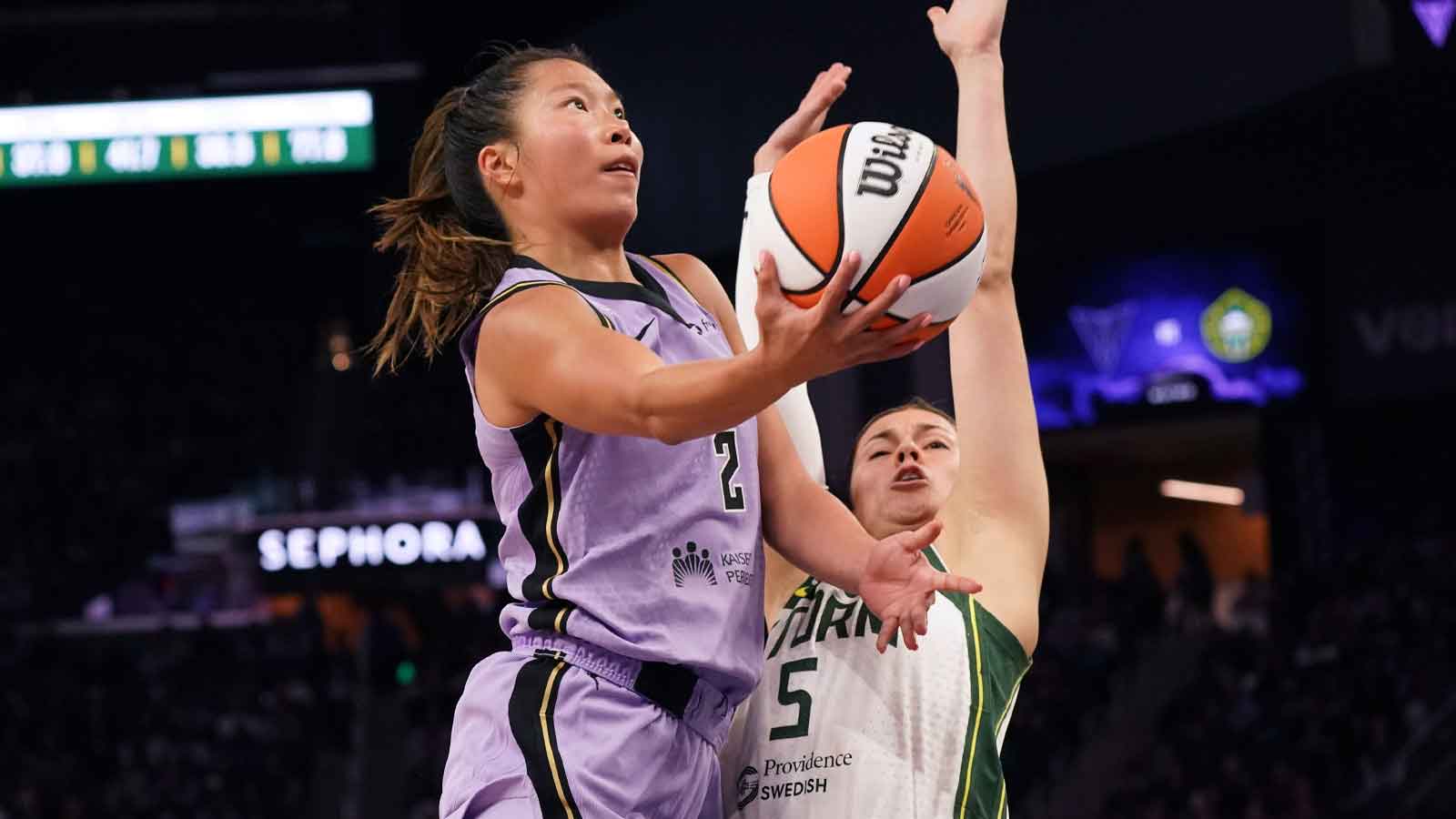 Golden State Valkyries guard Kaitlyn Chen (2) drives to the basket while defended by Seattle Storm guard Jade Melbourne (5) in the third quarter at Chase Center.