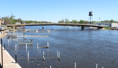 Road closures along Fox River after crest; more rain possible Monday – Shaw Local