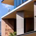 © Brett Boardman Gosford Regional Library / Lahznimmo Architects - Image 2 of 16