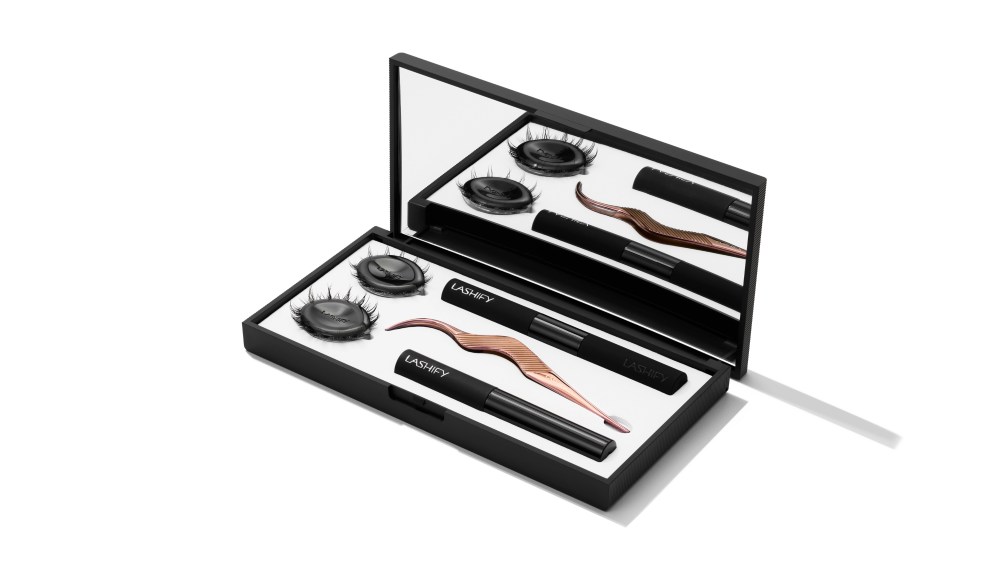 Lashify's The Control Kit at-home lash kit.