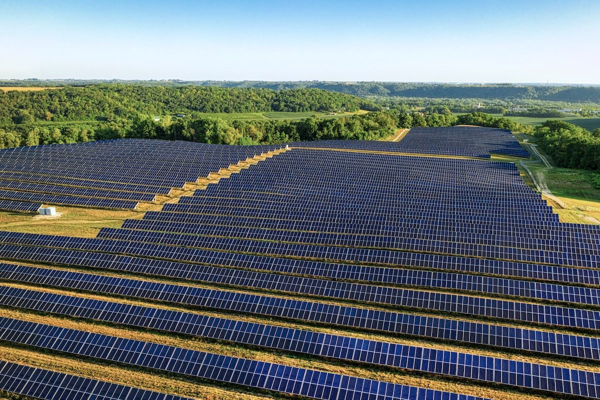 For the First Time in the U.S., Renewables Generate More Power Than Natural Gas