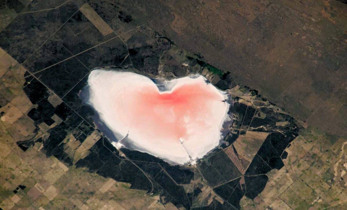 NASA caught a 10-kilometer pink heart in Argentina