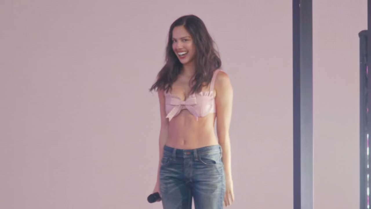 Olivia Rodrigo Makes Surprise Appearance at Coachella to Debut "drop dead"