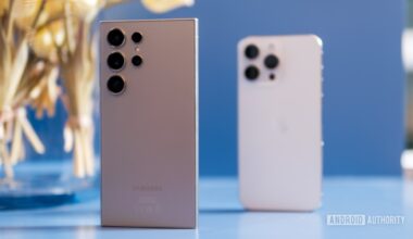 Samsung Galaxy S24 Ultra vs Apple iPhone 15 Pro Max background