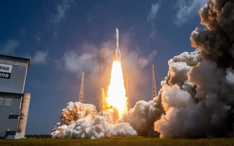 SpaceX has filed an FCC complaint alleging Amazon and Arianespace deployed satellites above authorised altitudes, a claim Amazon disputes.