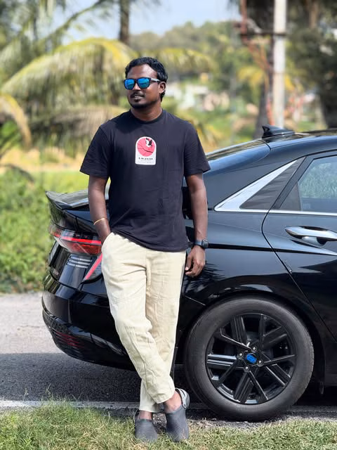 Instead of settling, Immanuel opted to build his skills from the ground up. He took up an internship where the pay was minimal (Rs 10,000), but the learning curve was steep. Itdemanded long hours, constant upskilling, and a willingness to start from scratch. It was during this phase that his foundation truly took shape. Instead of settling, Immanuel opted to build his skills from the ground up. He took up an internship where the pay was minimal (Rs 10,000), but the learning curve was steep. Itdemanded long hours, constant upskilling, and a willingness to start from scratch. It was during this phase that his foundation truly took shape.