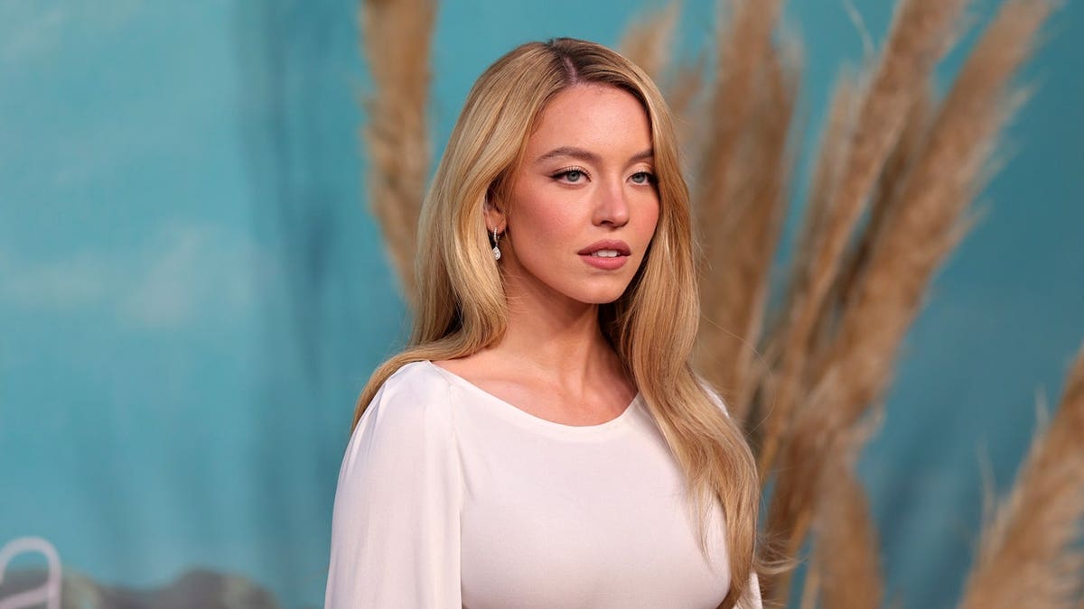 Sydney Sweeney wears white at Euphoria premiere