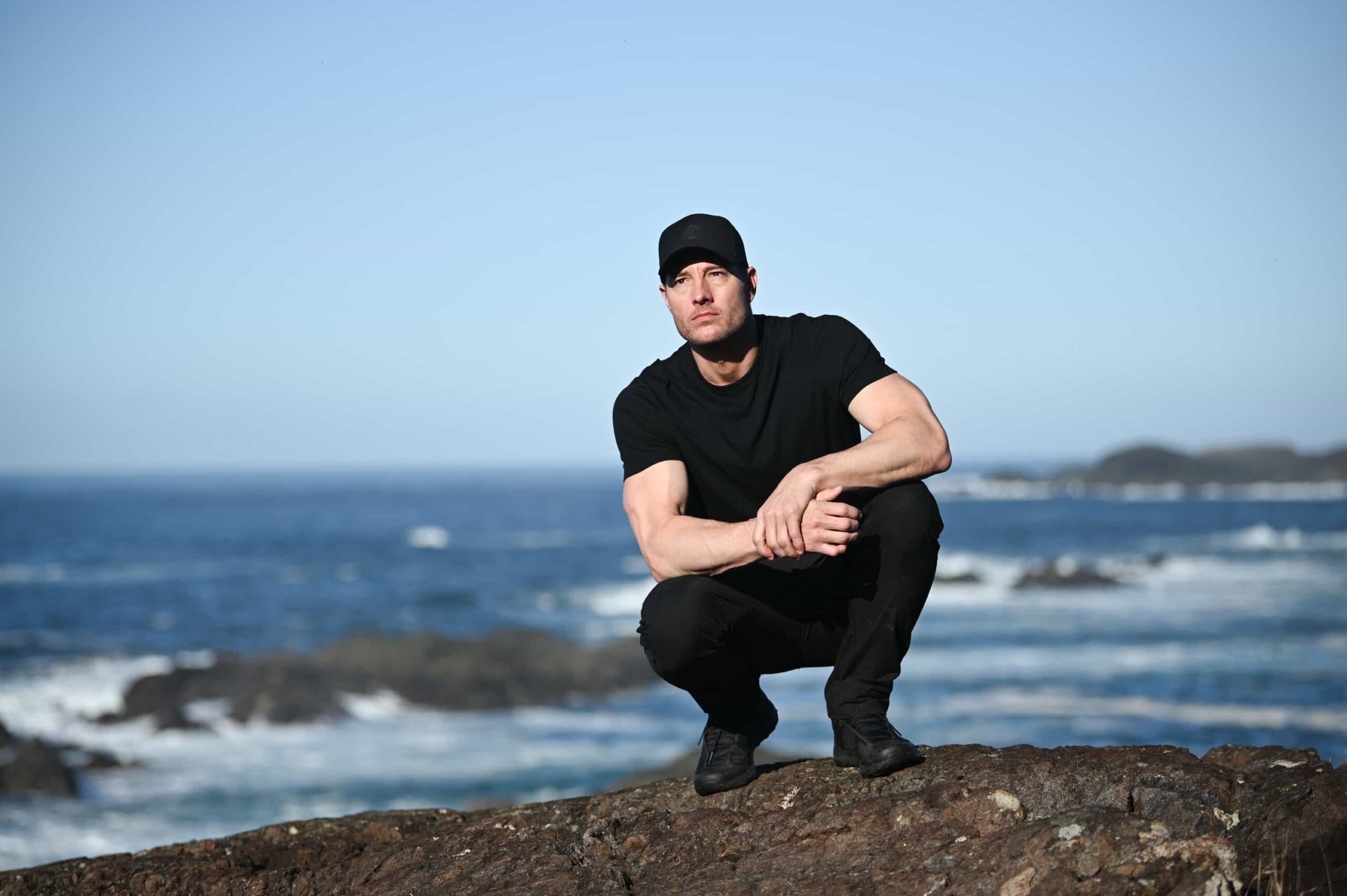 “Alaskan Wild” – While searching for answers about his father, Colter is pulled into a tense case involving a teenage boy’s missing parents, uncovering a dangerous situation far more complicated than it first appears, on the CBS Original series TRACKER, Sunday, April 26 (9:00-10:00 PM, ET/PT) on the CBS Television Network, and streaming on Paramount+.Pictured: Justin Hartley. Photo: Sergei Bachlakov/CBS ©2026 CBS Broadcasting, Inc. All Rights Reserved.