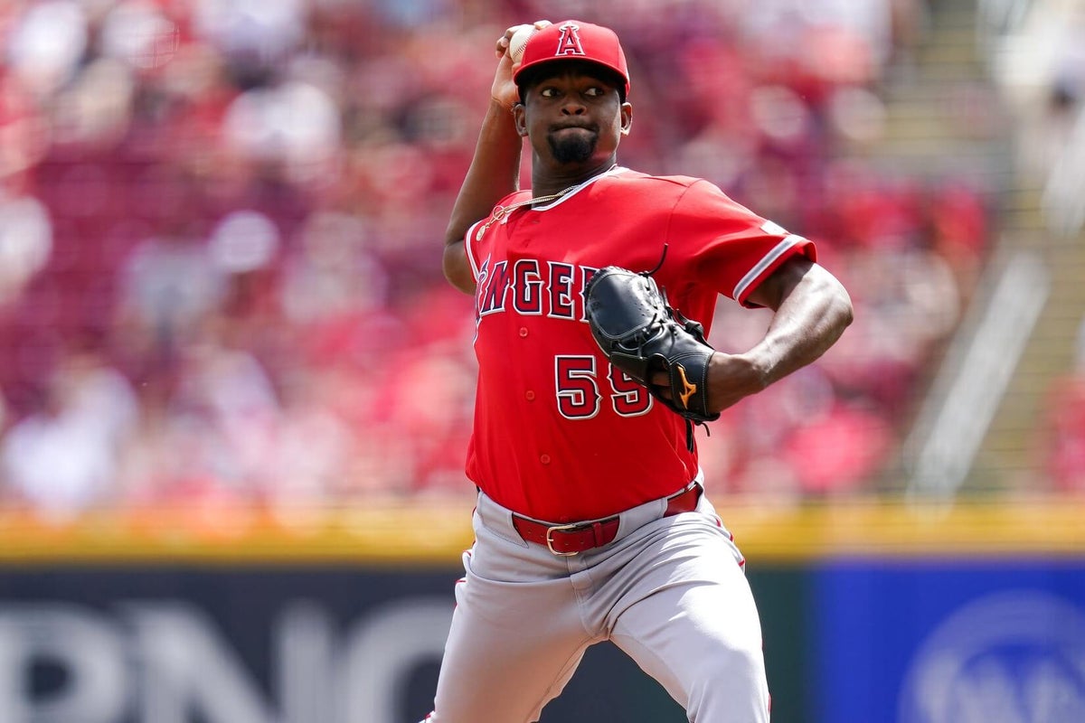 Sliders, Soriano’s sinkers and split-finger trash balls. Plus: Baseball card of the week