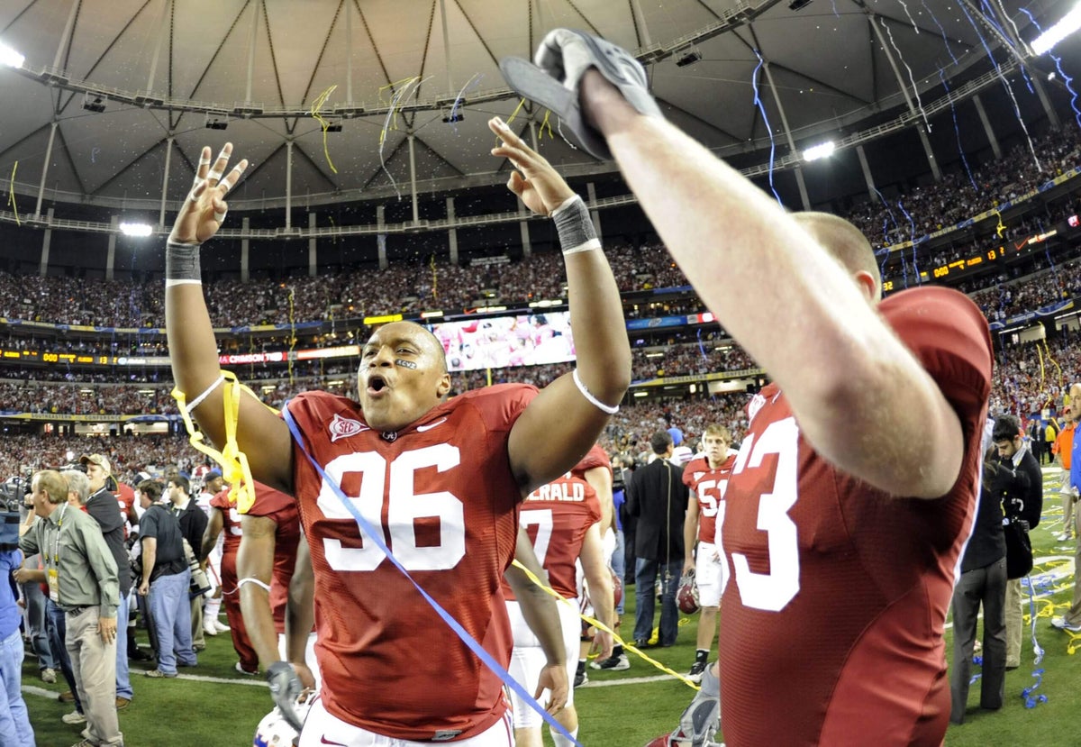 Ex-Alabama player pleads guilty to dressing up as NFL players in $20 million fraud scheme