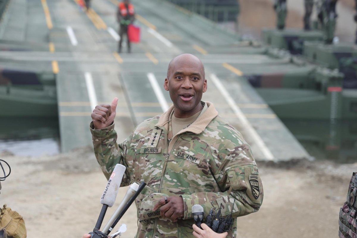 USFK commander says THAAD remains in Korea, 'munitions' await move